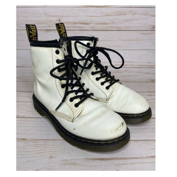 Dr. Martens White Classic Combat Boots Big Kids Sz 3 - Picture 1 of 12
